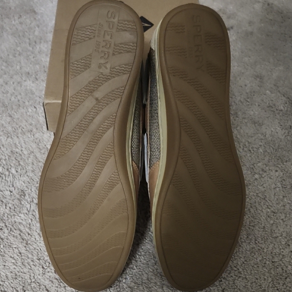Sperry Tan and Cream Flats - Picture 2 of 4